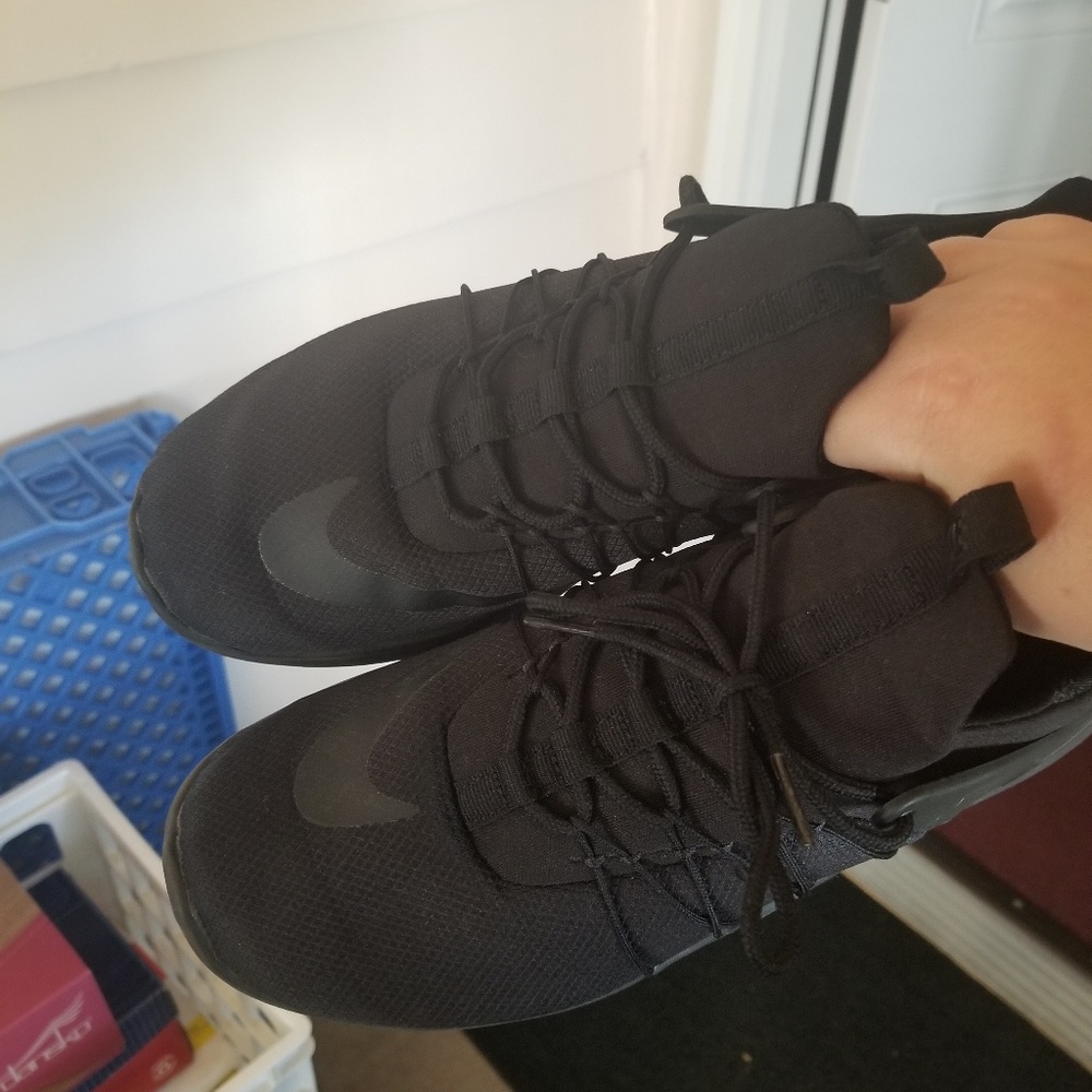 Nikes - Picture 2 of 3
